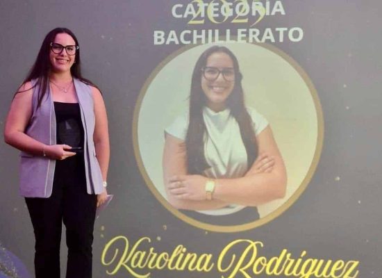 Egresada del Programa Upward Bound Math & Science recibe importante premio